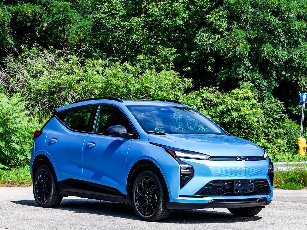 2027 Chevrolet Bolt RS Photo