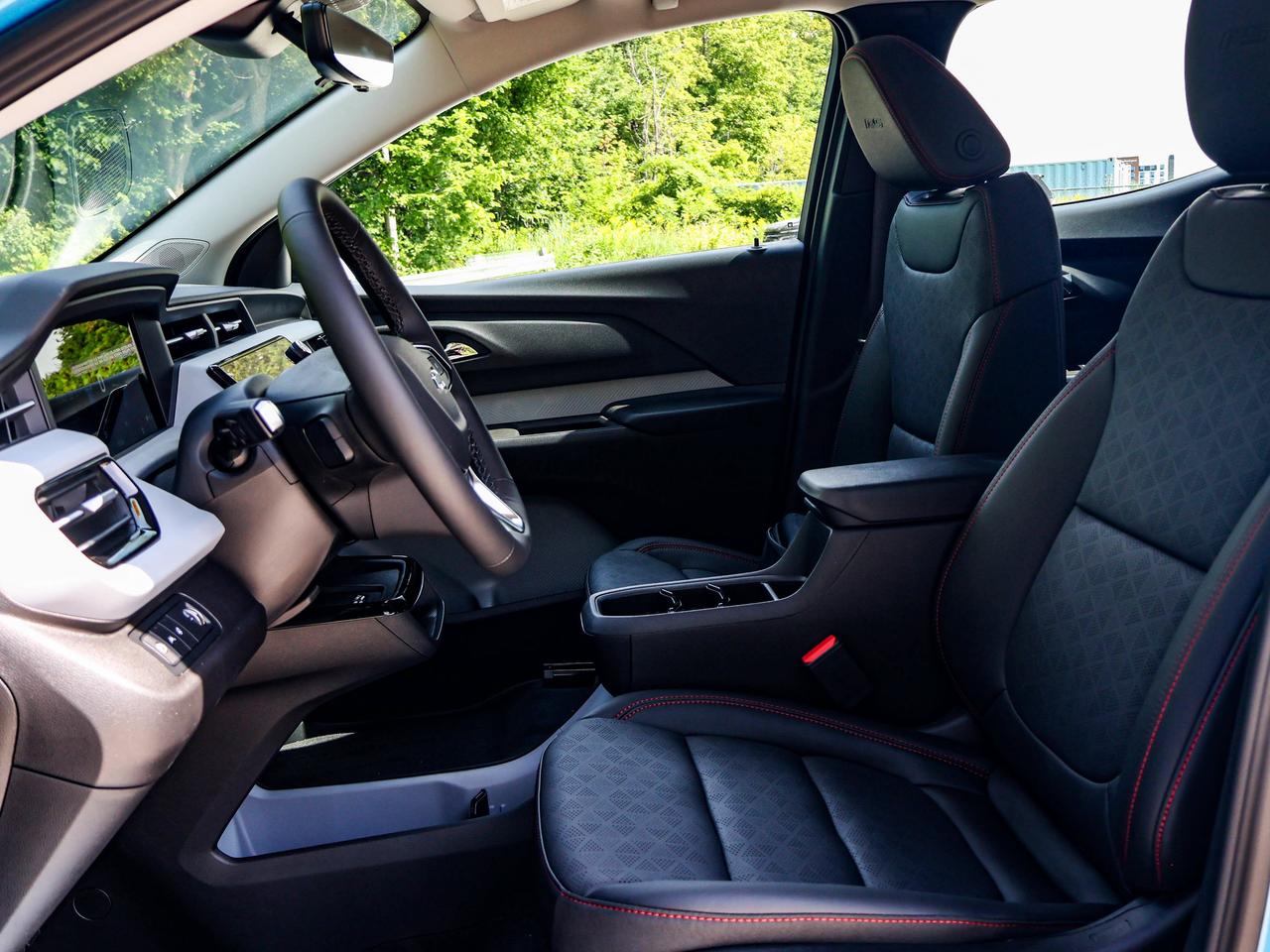 2027 Chevrolet Bolt RS Photo