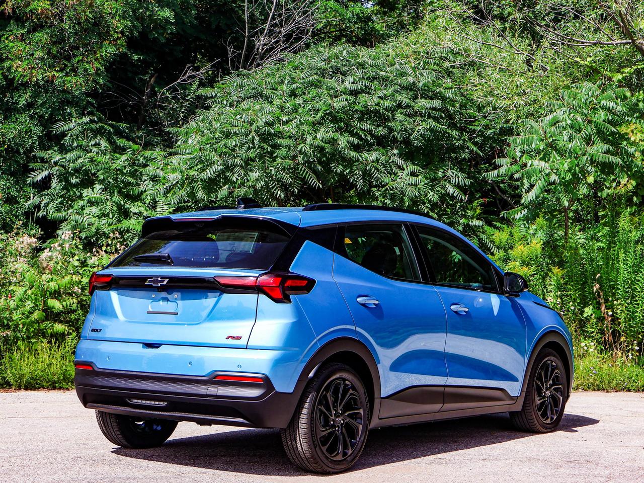 2027 Chevrolet Bolt RS Photo