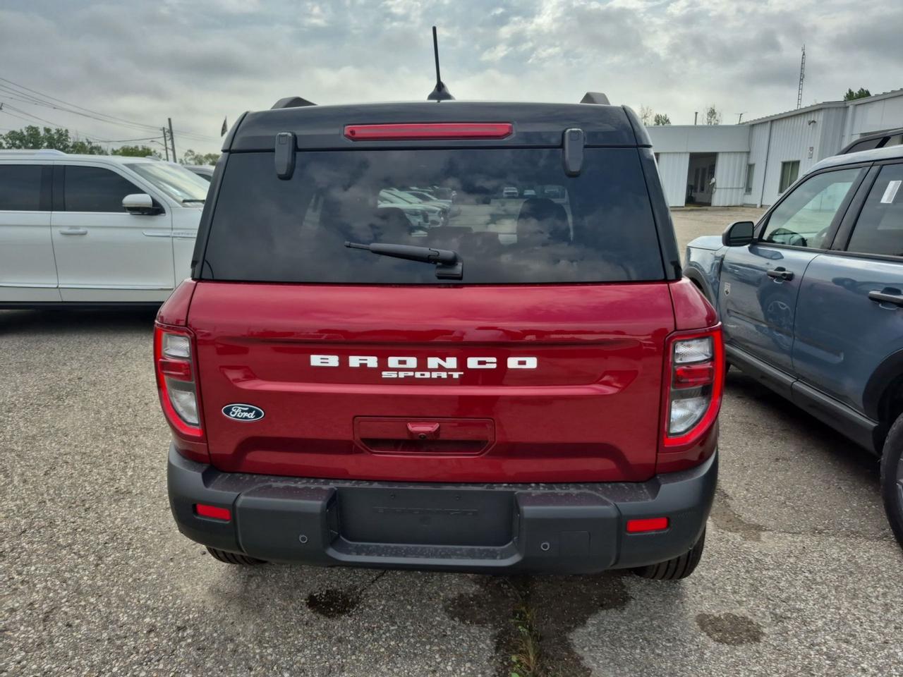 2026 Ford Bronco Sport OUTER BANKS, TECH PKG, MOONROOF, ADAPTIVE CRUISE Photo4