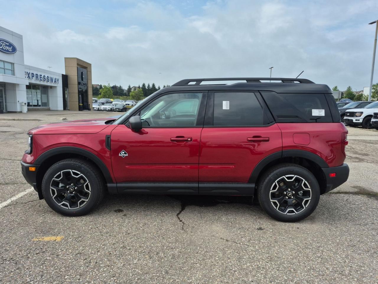 2026 Ford Bronco Sport OUTER BANKS, TECH PKG, MOONROOF, ADAPTIVE CRUISE Photo3
