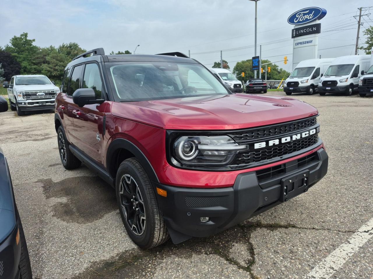 2026 Ford Bronco Sport OUTER BANKS, TECH PKG, MOONROOF, ADAPTIVE CRUISE Photo2