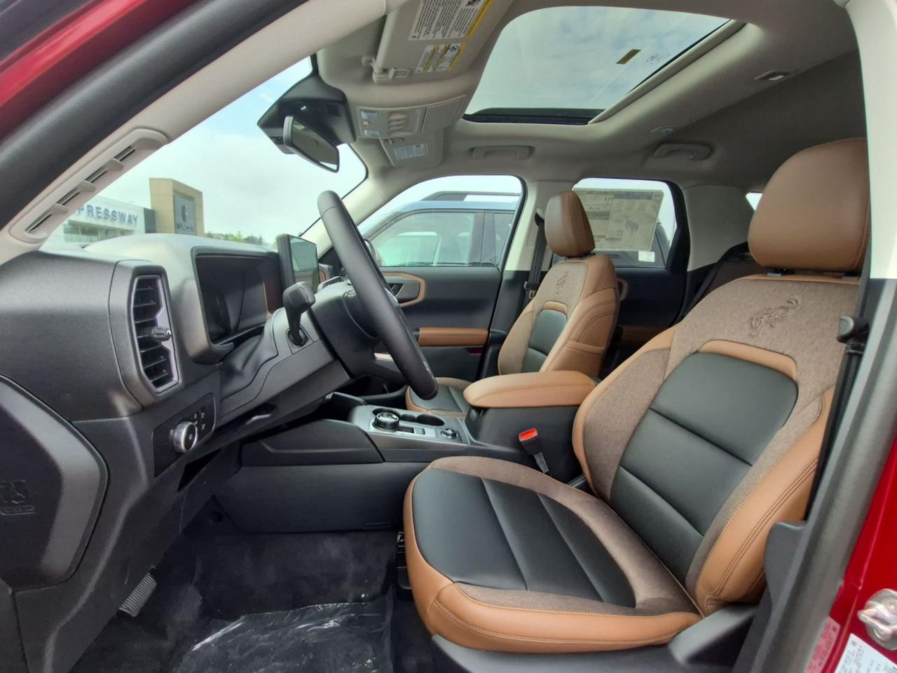 2026 Ford Bronco Sport OUTER BANKS, TECH PKG, MOONROOF, ADAPTIVE CRUISE Photo