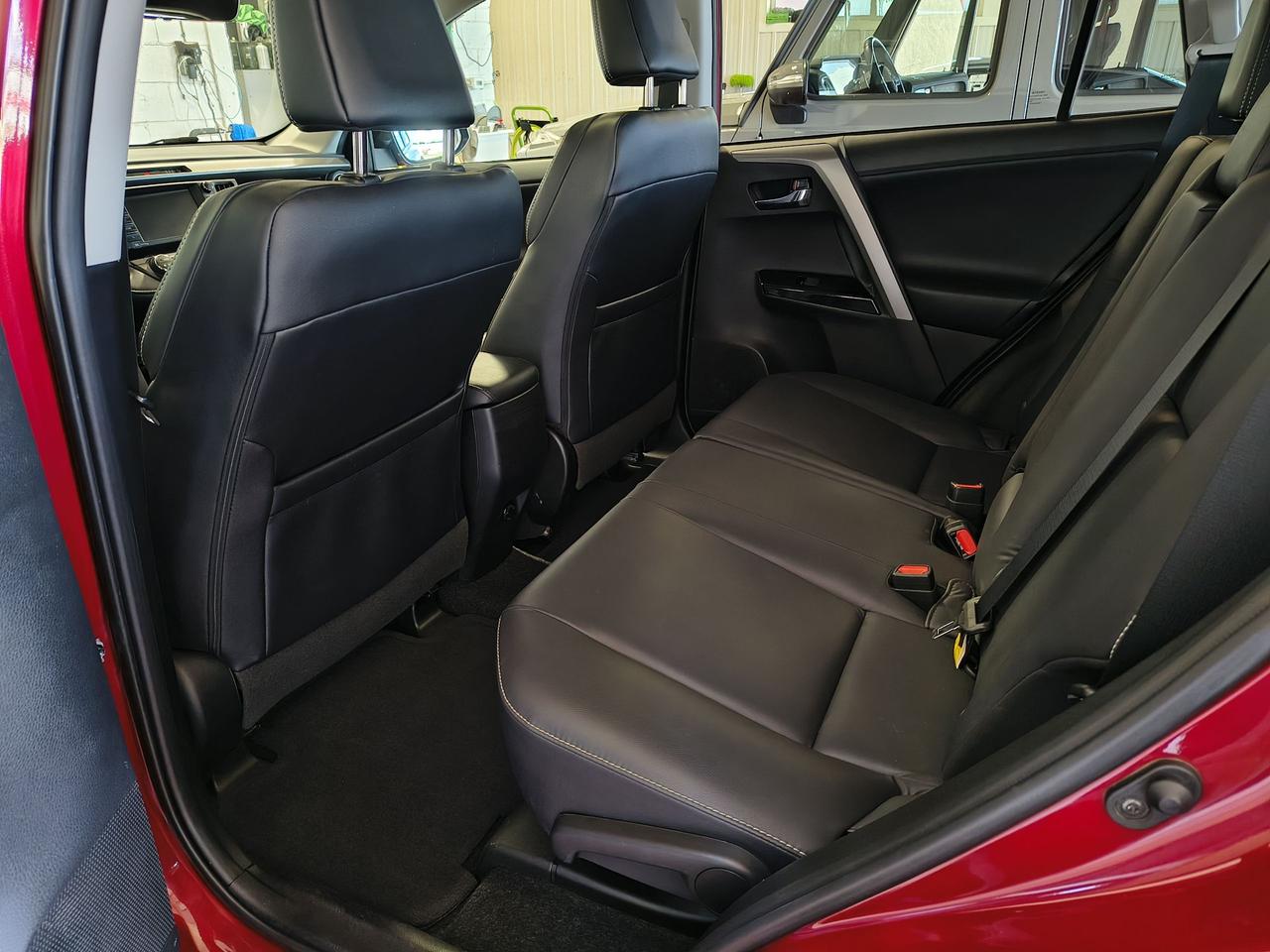 2018 Toyota RAV4 LIMITED  Photo0
