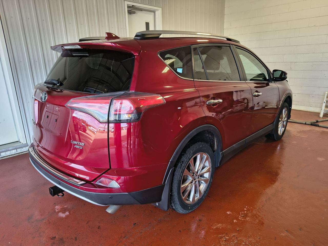 2018 Toyota RAV4 LIMITED  Photo0