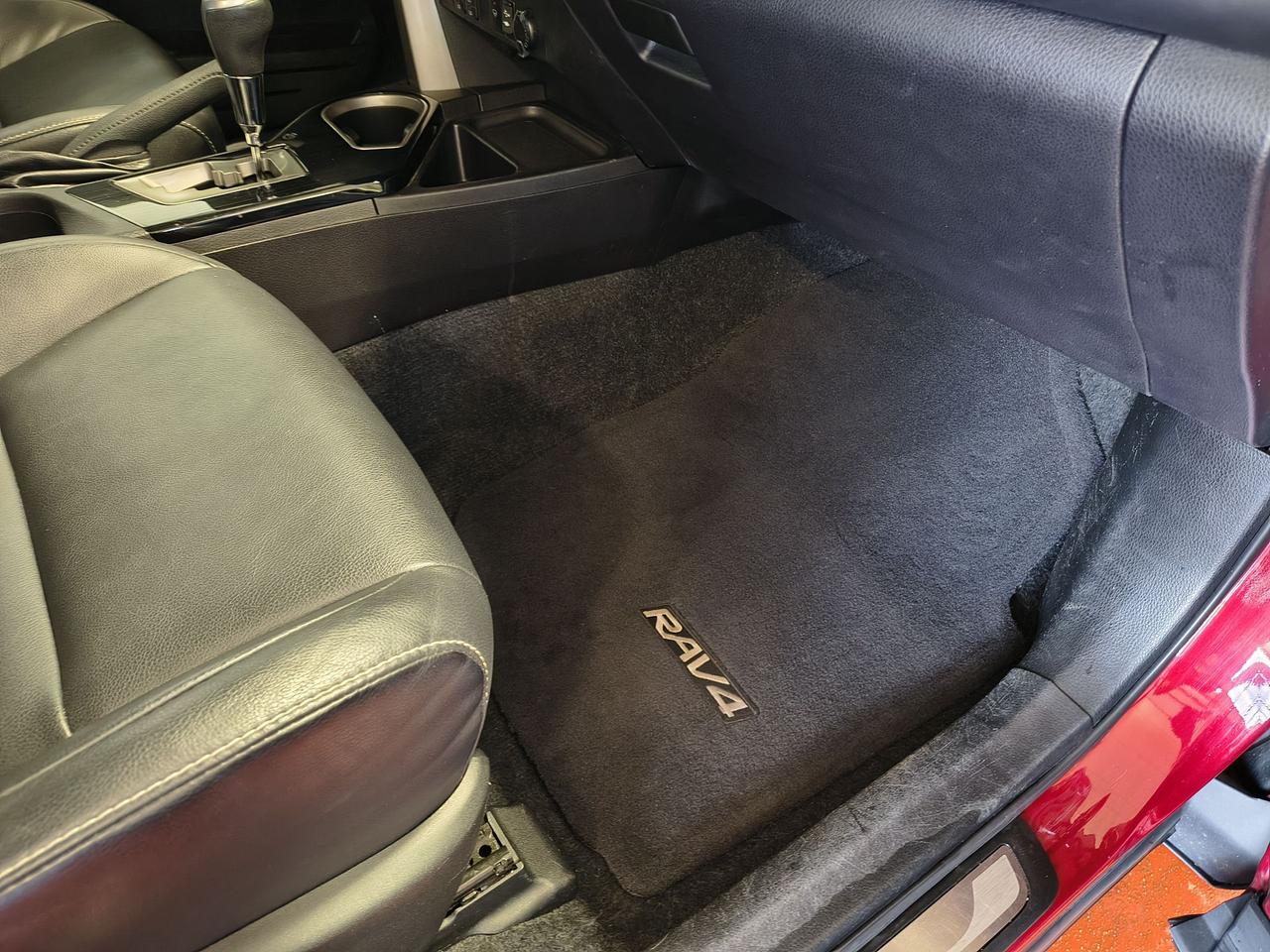 2018 Toyota RAV4 LIMITED  Photo