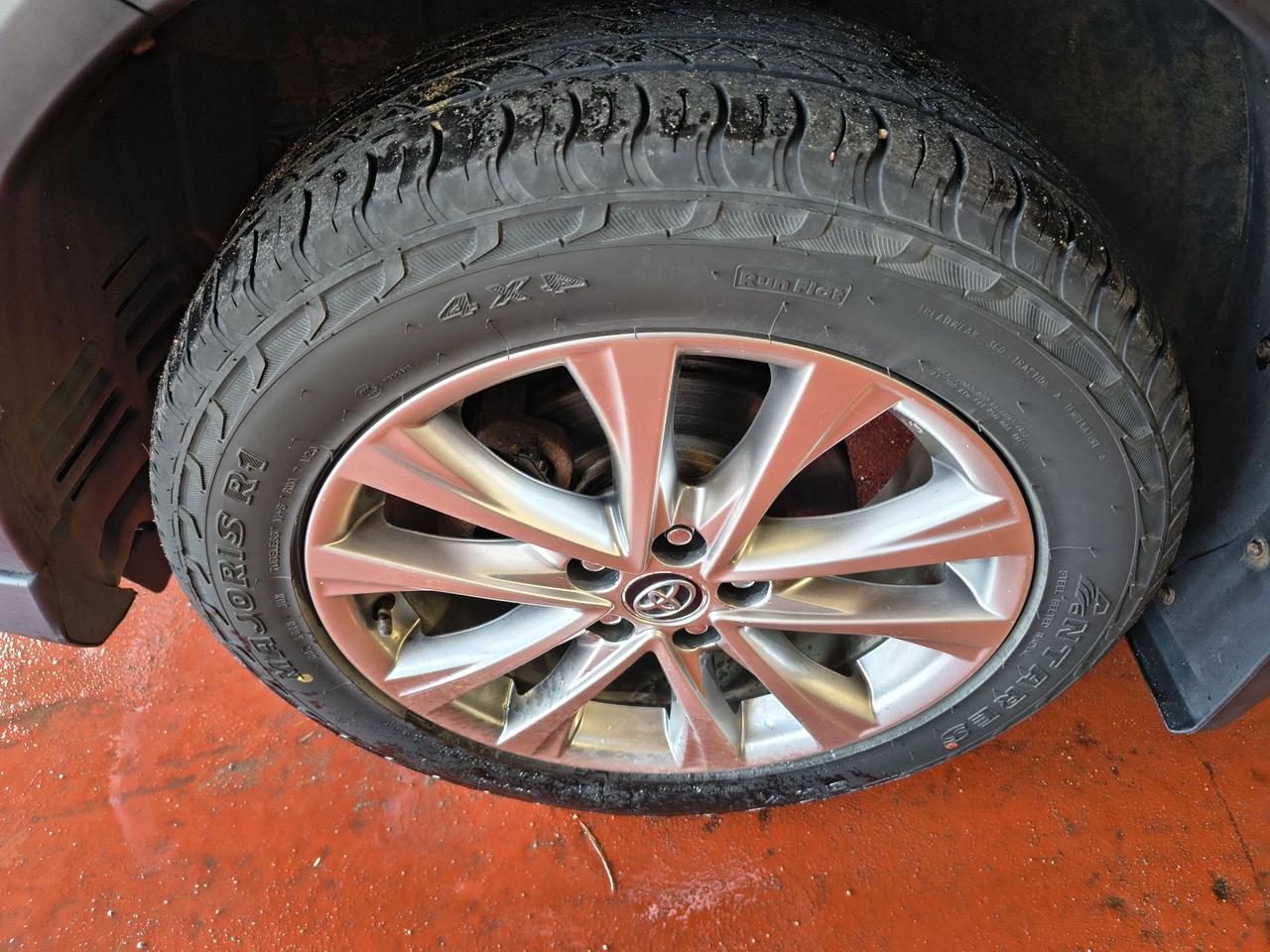 2018 Toyota RAV4 LIMITED  Photo0