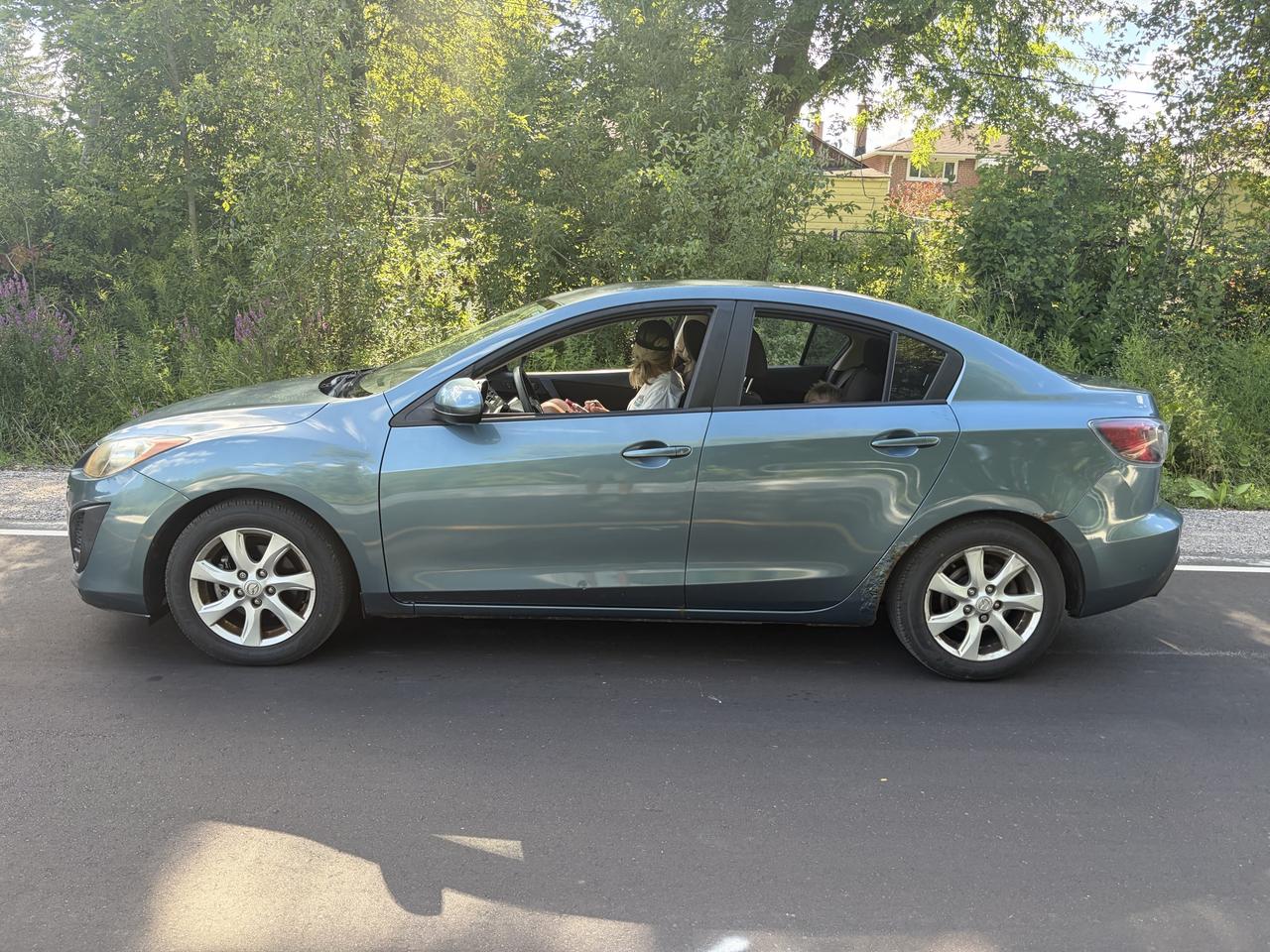 <p>GREEN ON GREY CLOTH, NON SMOKER, NO ACCIDENTS, DRIVES GREAT. RUST HOLE ON DRIVERS SIDE REAR PANEL, A/C DOES NOT WORK. GREAT ON GAS. NEEDS $1900 TO SAFETY. NEW TIRES. NEEDS STRUTS AND LINKS FOR SAFETY. AND BODY WORK.</p><p>&nbsp;</p><p>SOLD AS IS.&nbsp;</p><p>&nbsp;</p><p>UCDA MEMBER. FAMILY OWNED AND OPERATED SINCE 2009.</p><p>BY APPOINTMENT ONLY.</p><p>PLEASE CALL, EMAIL OR TEXT ANYTIME.</p><p>THANK YOU. 9AM-9PM</p><p>SHAUN 416-270-3324</p><p>NICK 647-834-5626</p><p>&nbsp;</p><p>ROW AUTO SALES INC</p><p>18-1295 WHARF ST</p><p>620 LIVERPOOL ROAD. PICKERING</p><p>WERE LOCATED IN THE FRENCHMANS BAY COMMERCIAL VILLAGE ON THE WATER.</p><p>PICKERING, ON L1W 1A2</p><p>&nbsp;</p>