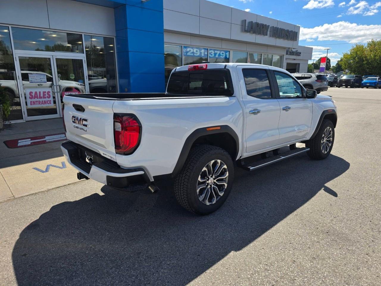 2026 GMC Canyon Crew Cab Short Box 4-Wheel Drive Denali Photo