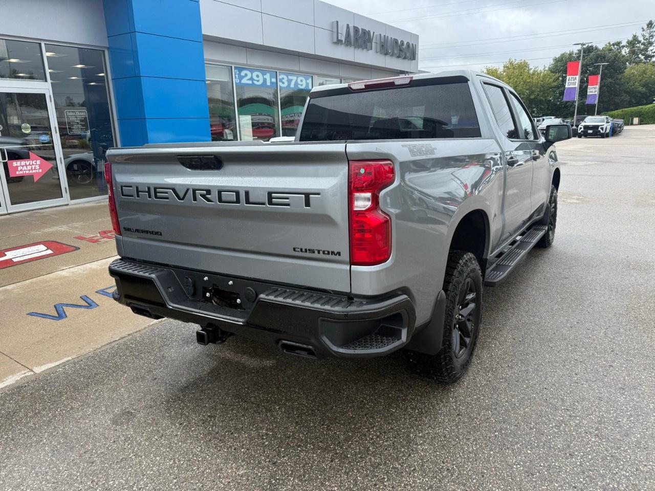 2026 Chevrolet Silverado 1500 Crew Cab Short Box 4-Wheel Drive Custom Trail Boss Photo2