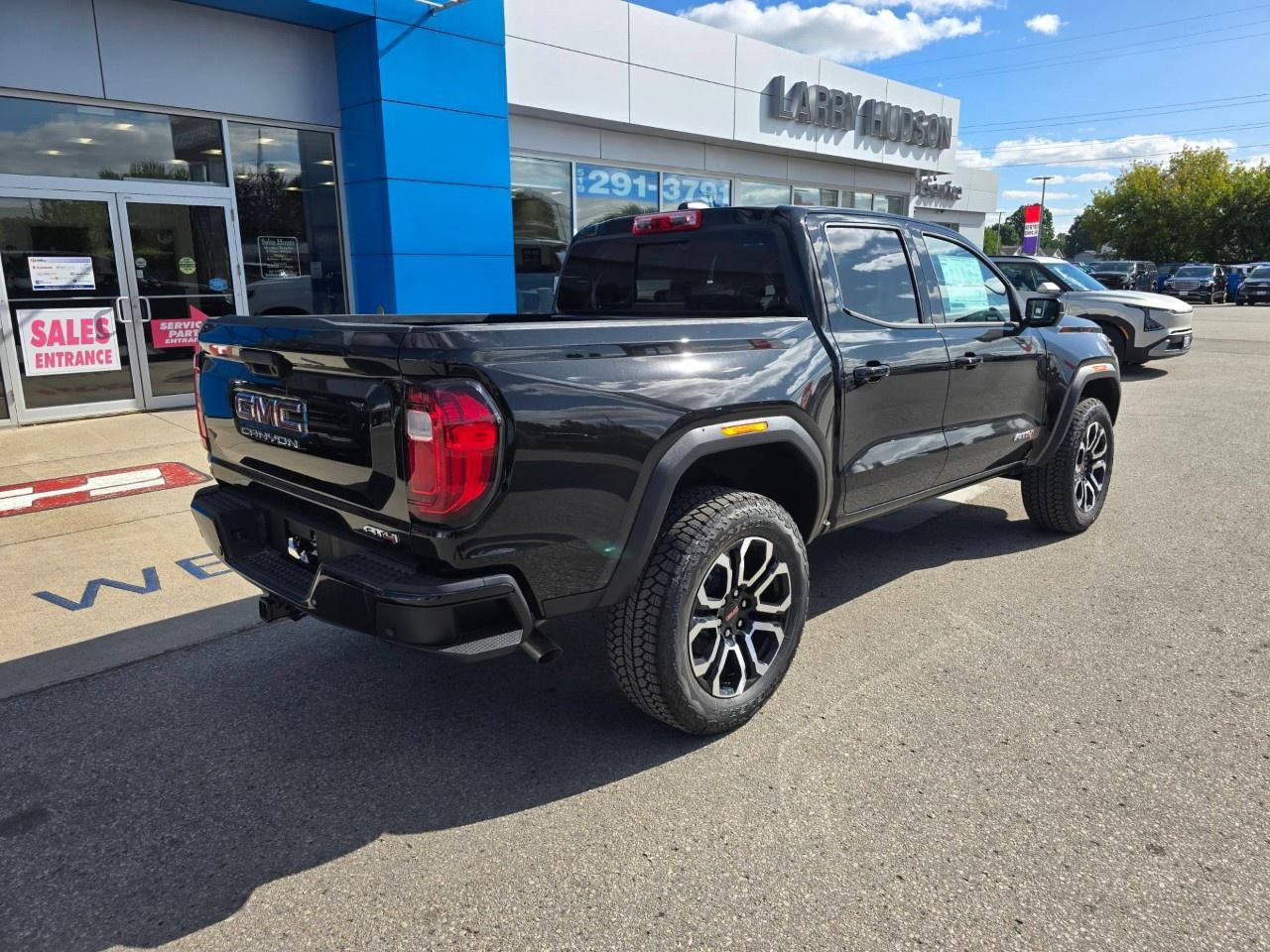 2026 GMC Canyon Crew Cab Short Box 4-Wheel Drive AT4 Photo