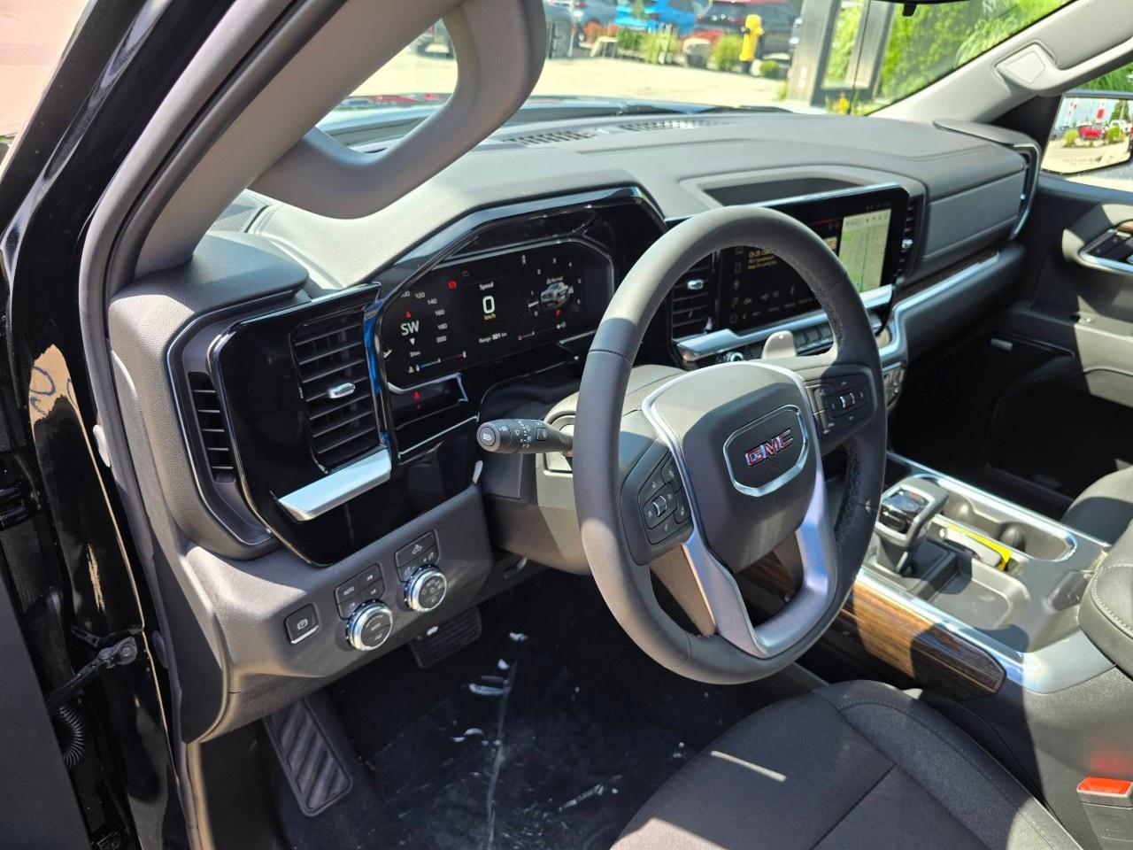 2026 GMC Sierra 1500 Crew Cab Short Box 4-Wheel Drive Elevation Photo3