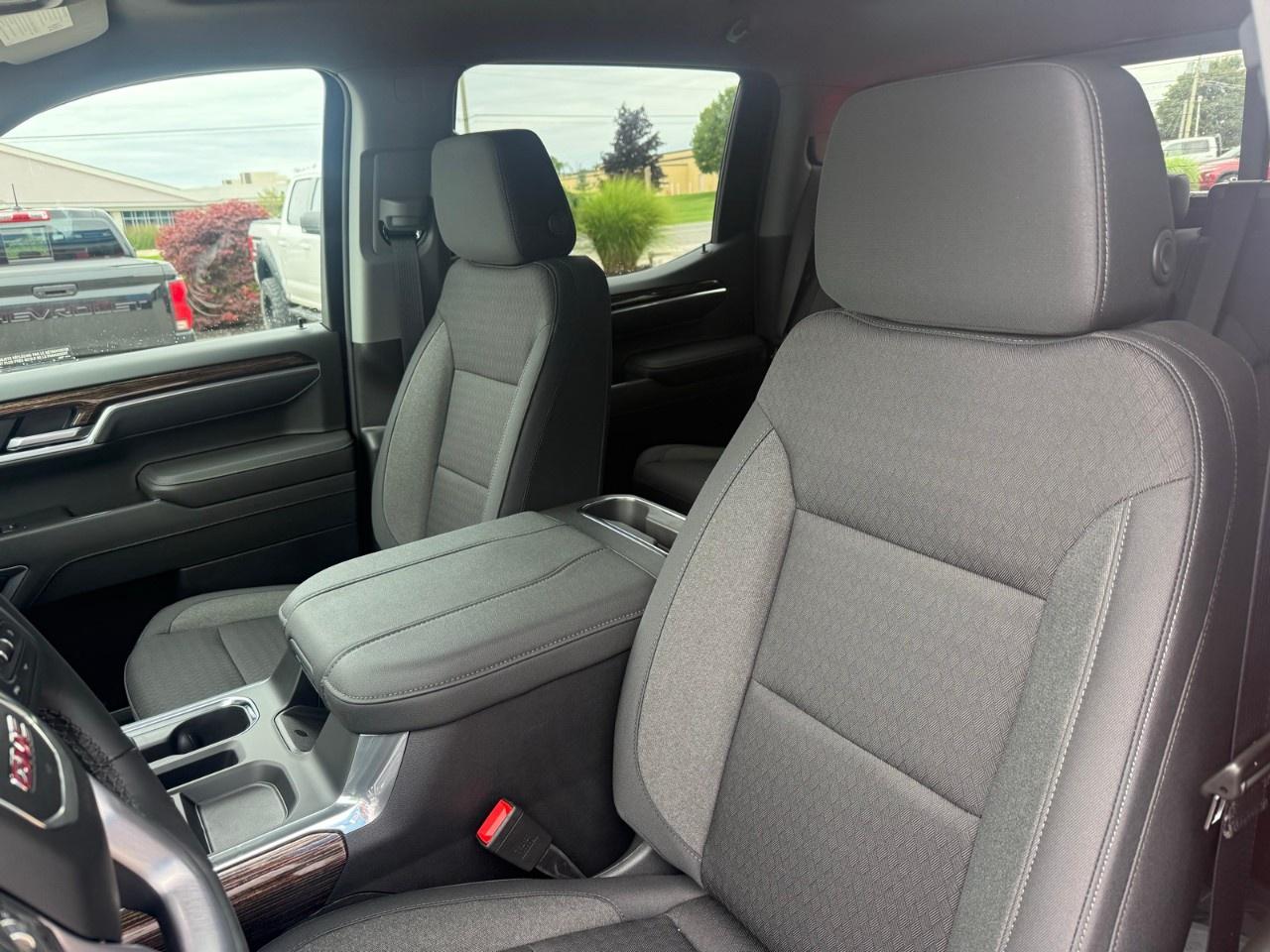 2026 GMC Sierra 1500 Crew Cab Short Box 4-Wheel Drive Elevation Photo