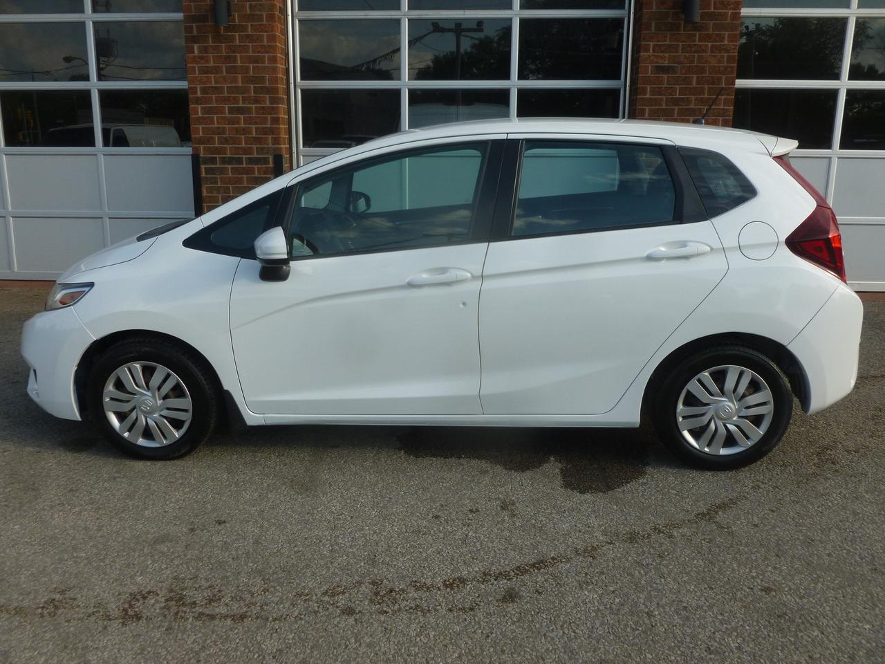 2016 Honda Fit LX Photo1