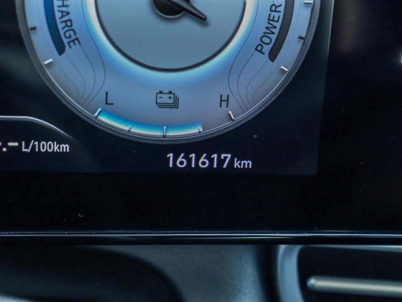 2023 Hyundai Elantra HEV Luxury 4dr Sedan Photo