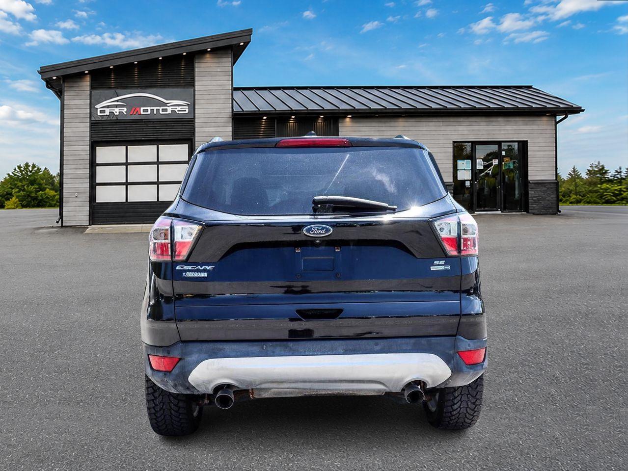 2017 Ford Escape SE 4dr 4x4 Photo3