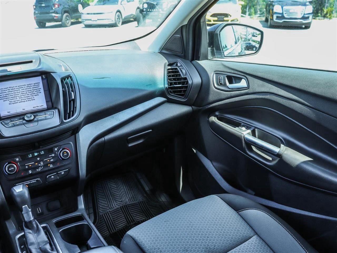 2017 Ford Escape SE 4dr 4x4 Photo