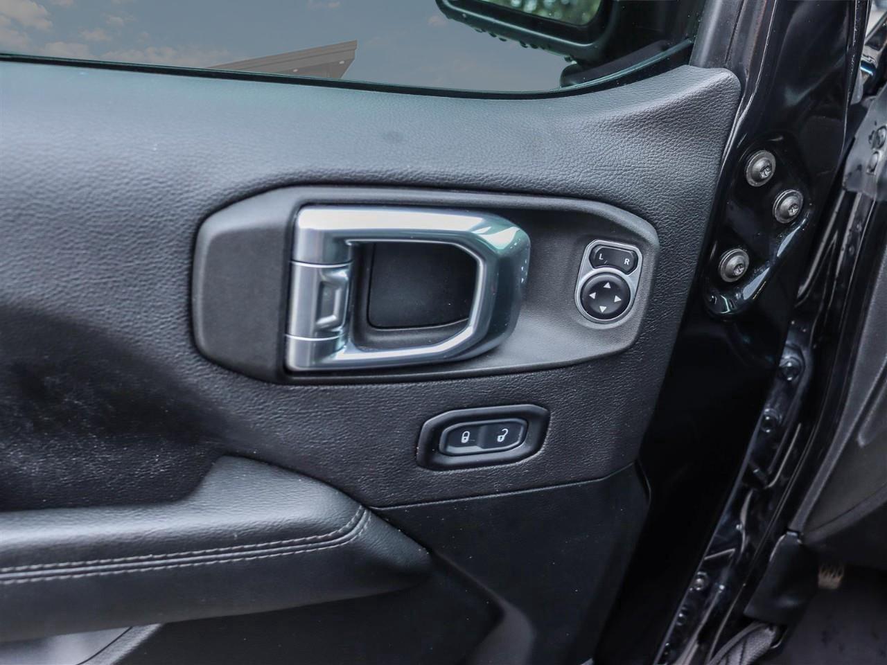 2021 Jeep WRANGLER UNLIMITED Sahara 4dr 4x4 Photo