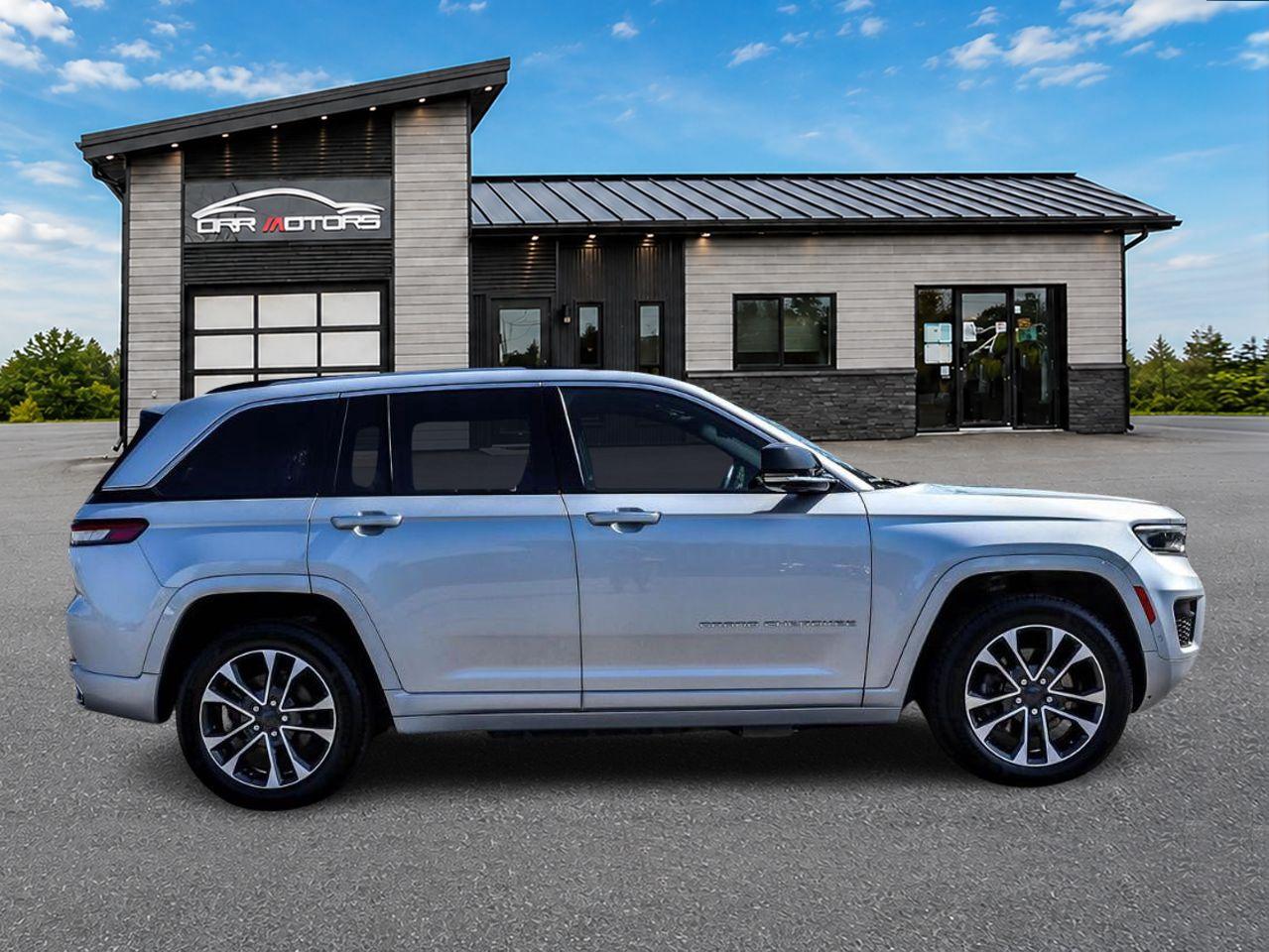 2023 Jeep Grand Cherokee 4xe Overland 4dr 4x4 Photo