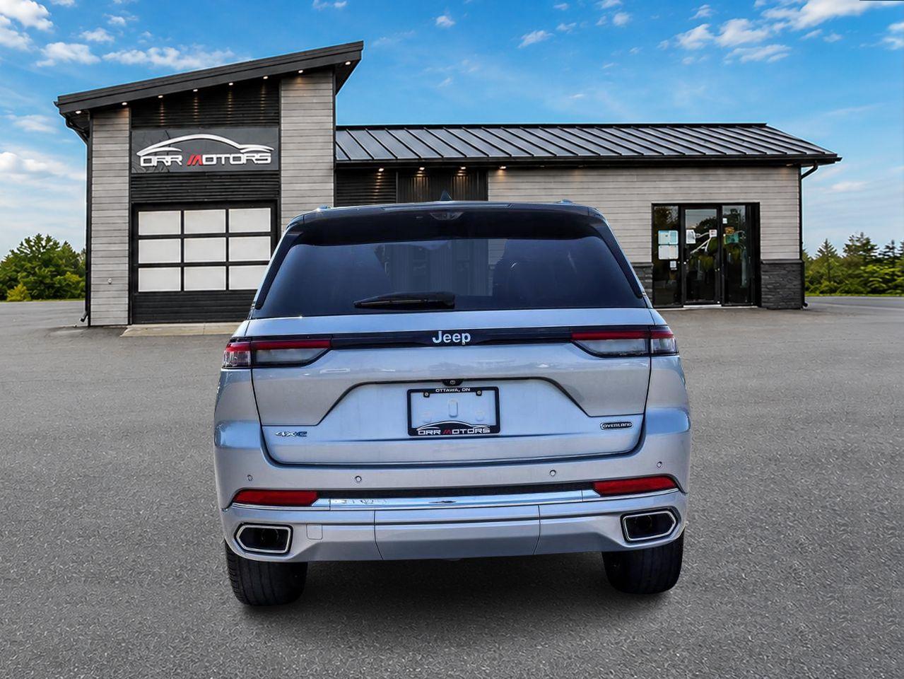 2023 Jeep Grand Cherokee 4xe Overland 4dr 4x4 Photo