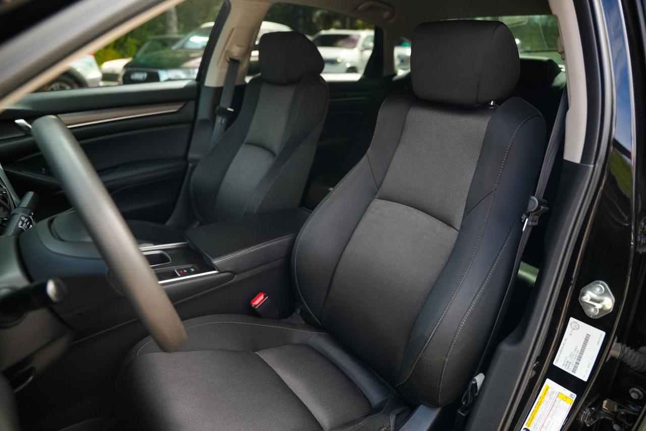 2018 Honda Accord LX CVT Photo