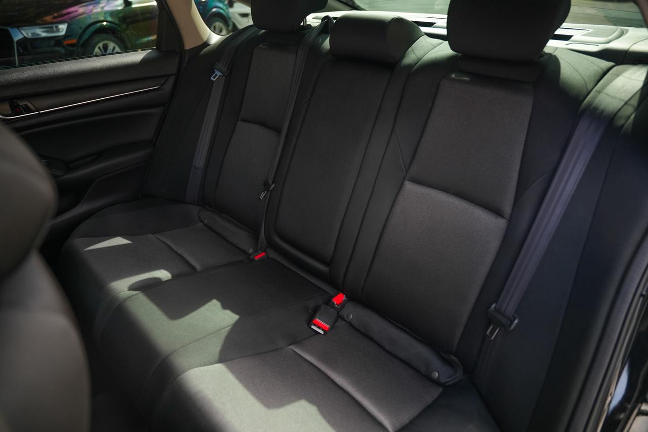2018 Honda Accord LX CVT Photo