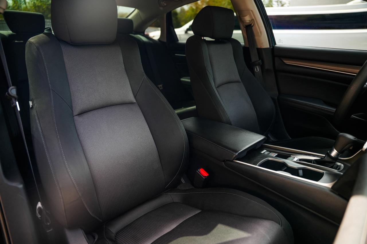 2018 Honda Accord LX CVT Photo