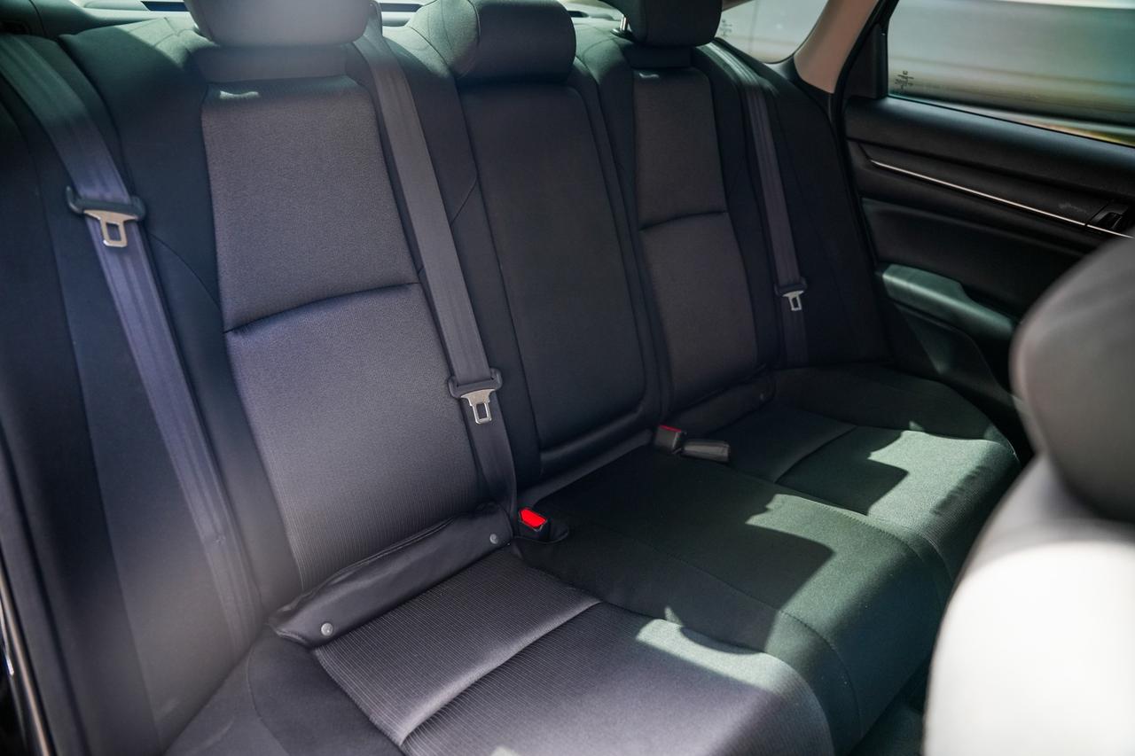 2018 Honda Accord LX CVT Photo
