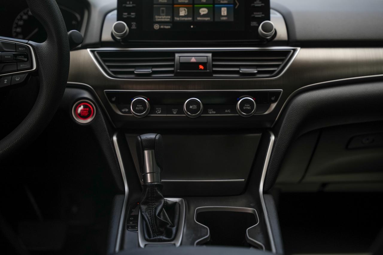 2018 Honda Accord LX CVT Photo