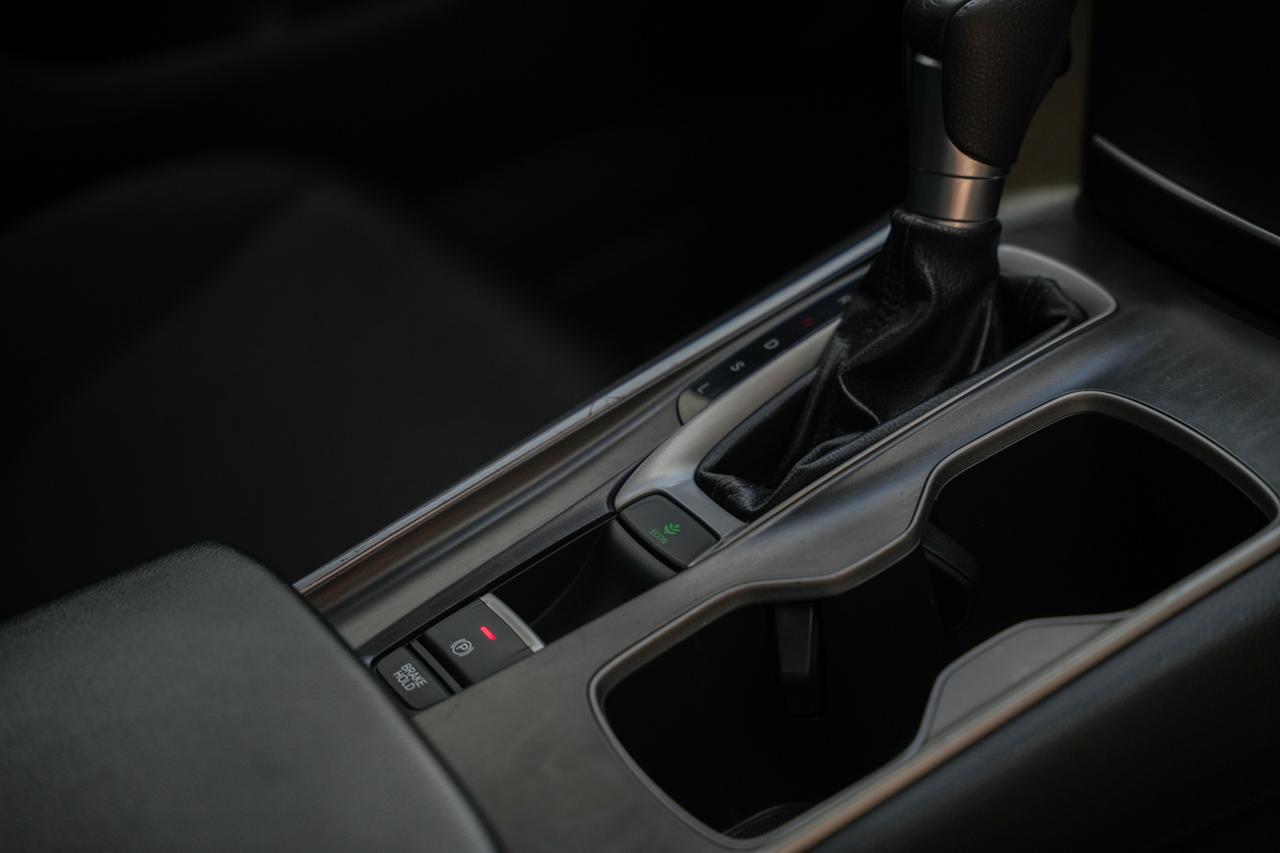 2018 Honda Accord LX CVT Photo