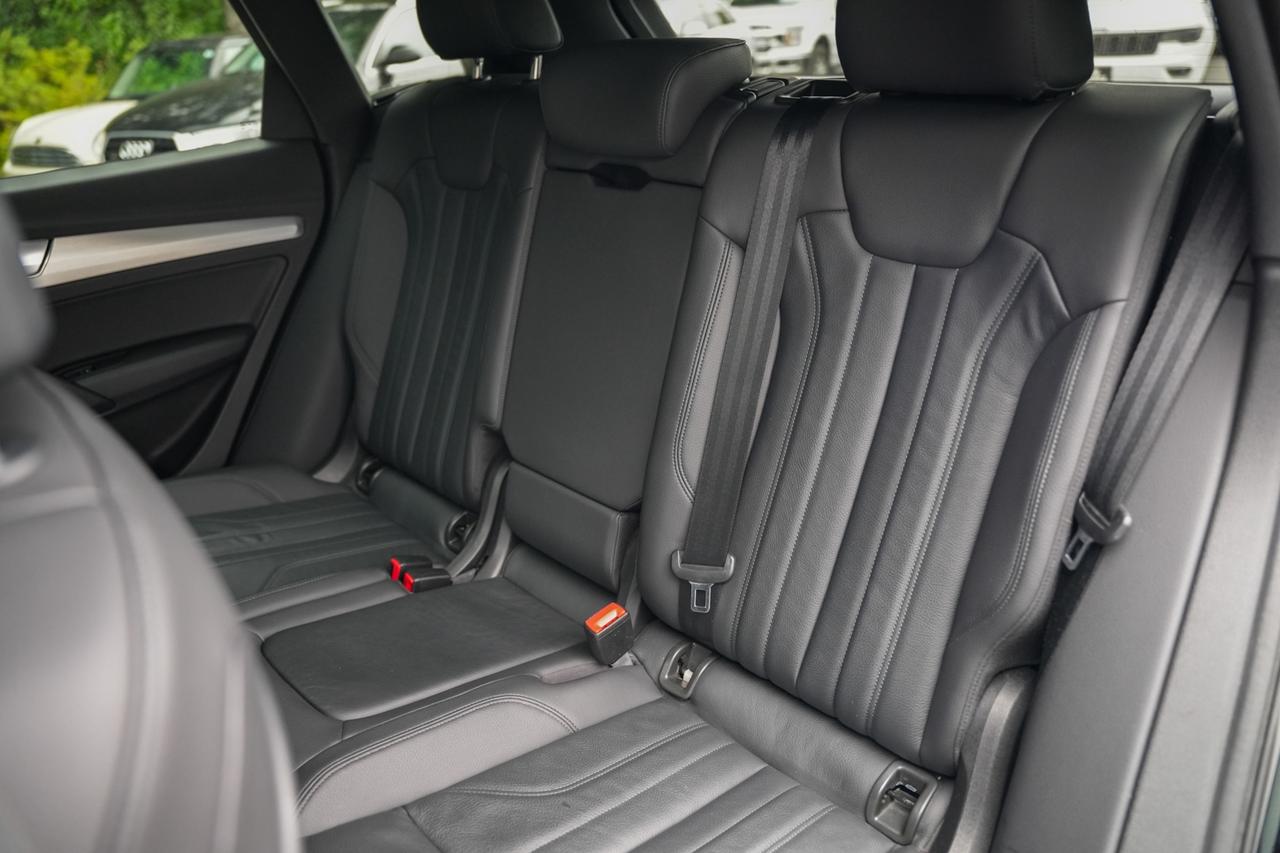 2018 Audi Q5 S-Line 2.0T Progressiv Quattro Photo