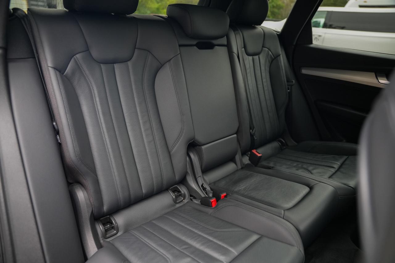 2018 Audi Q5 S-Line 2.0T Progressiv Quattro Photo