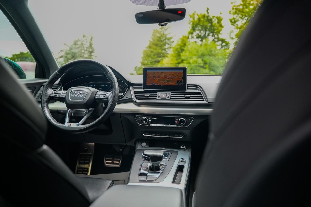2018 Audi Q5 S-Line 2.0T Progressiv Quattro Photo