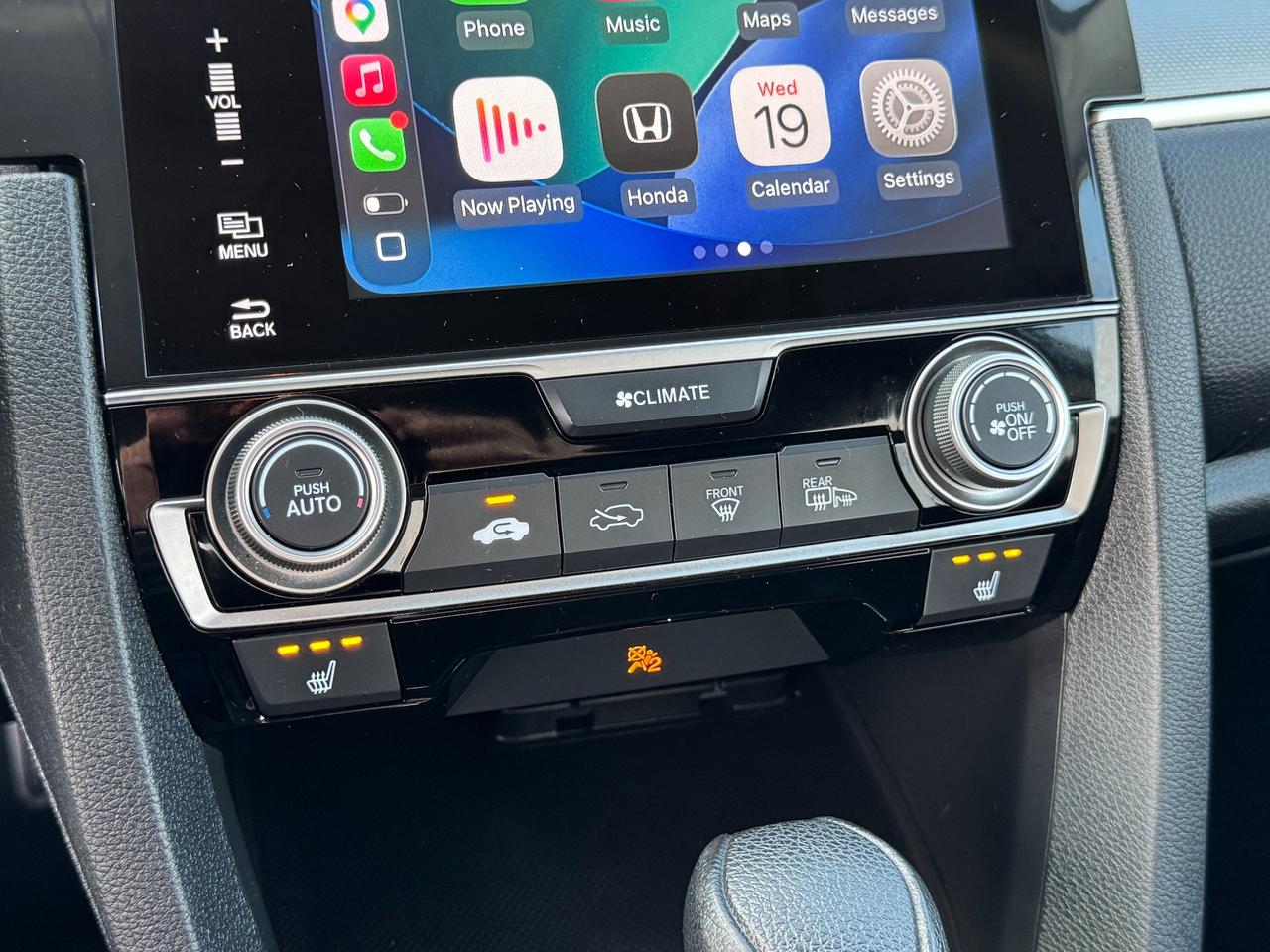 2016 Honda Civic LX+CLEAN CARFAX+ApplePlay+A/C Photo