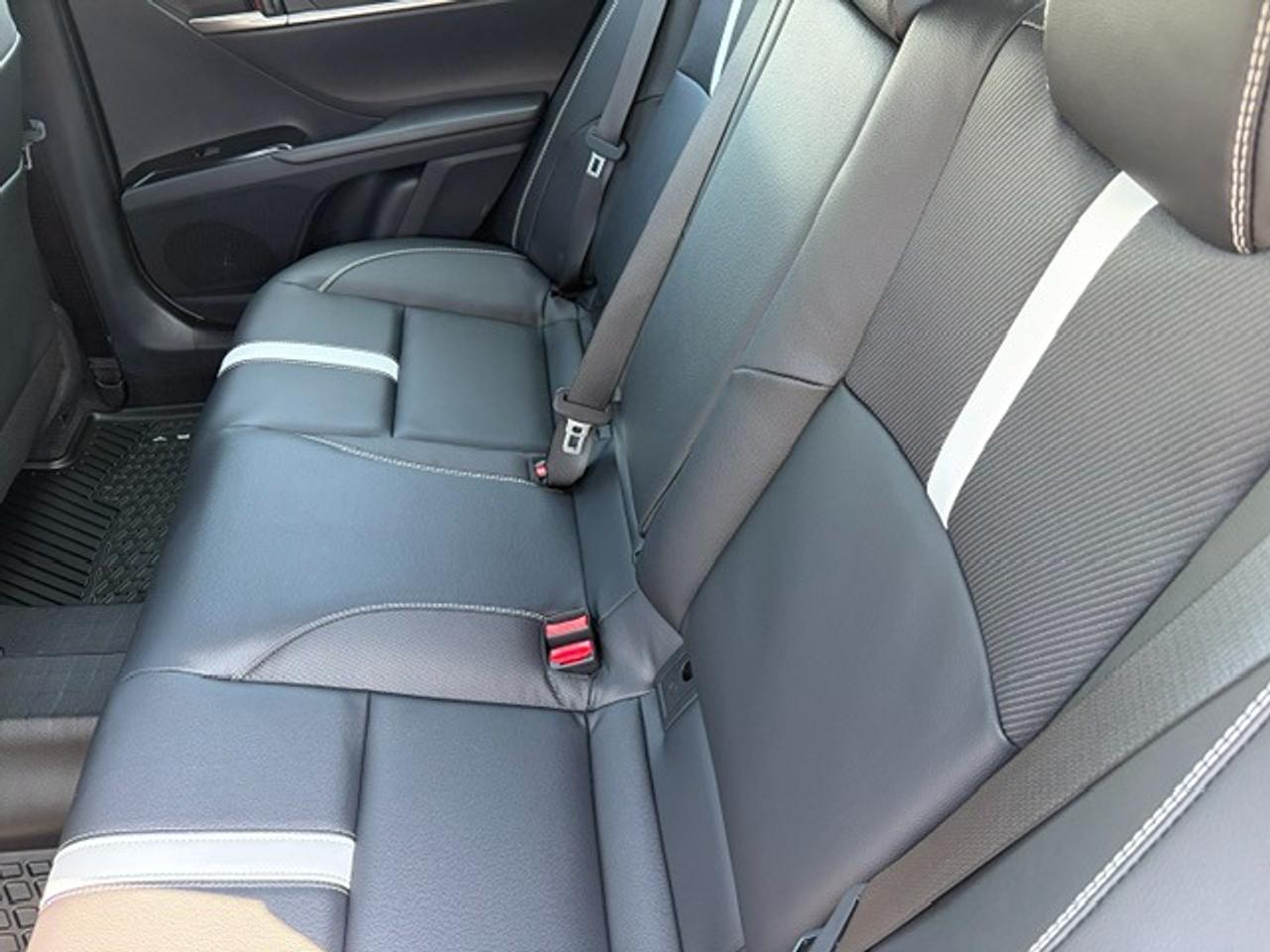 2026 Toyota Camry SE Photo3