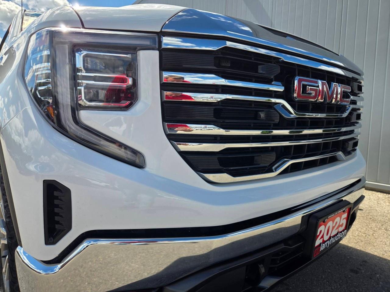 2025 GMC Sierra 1500 Crew Cab Short Box 4-Wheel Drive SLT Photo