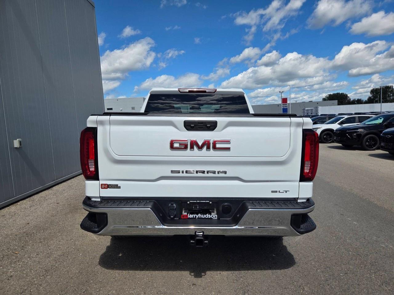 2025 GMC Sierra 1500 Crew Cab Short Box 4-Wheel Drive SLT Photo