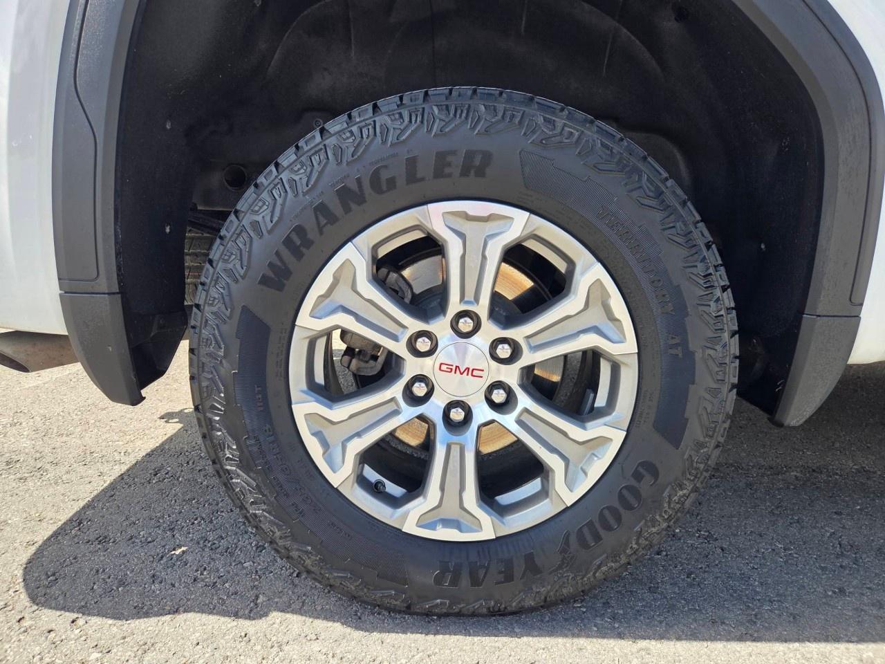2025 GMC Sierra 1500 Crew Cab Short Box 4-Wheel Drive SLT Photo