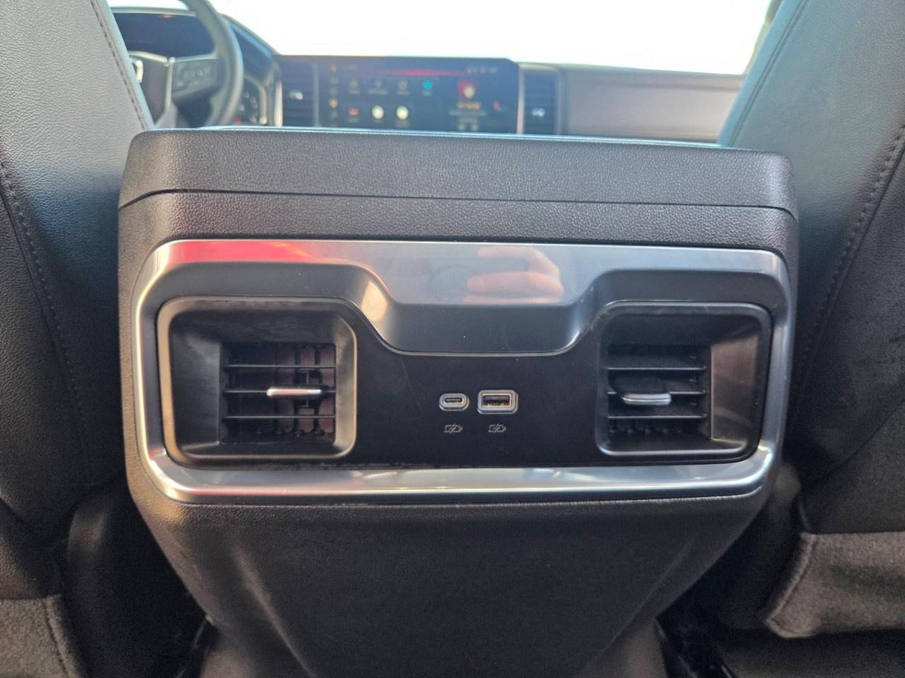 2025 GMC Sierra 1500 Crew Cab Short Box 4-Wheel Drive SLT Photo