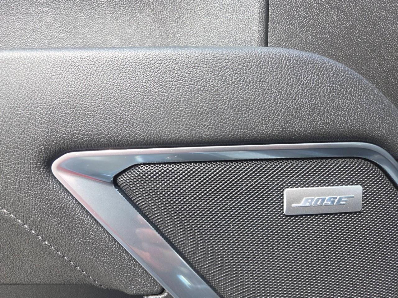 2025 GMC Sierra 1500 Crew Cab Short Box 4-Wheel Drive SLT Photo