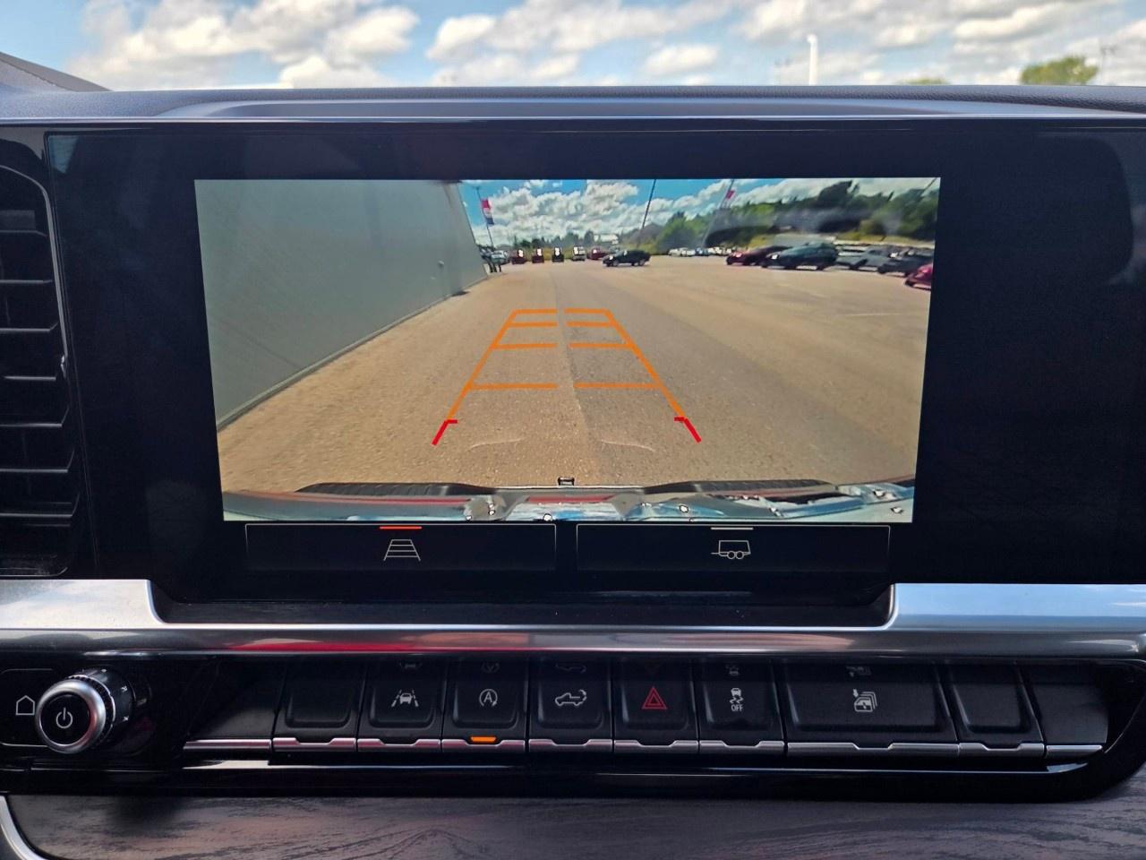 2025 GMC Sierra 1500 Crew Cab Short Box 4-Wheel Drive SLT Photo