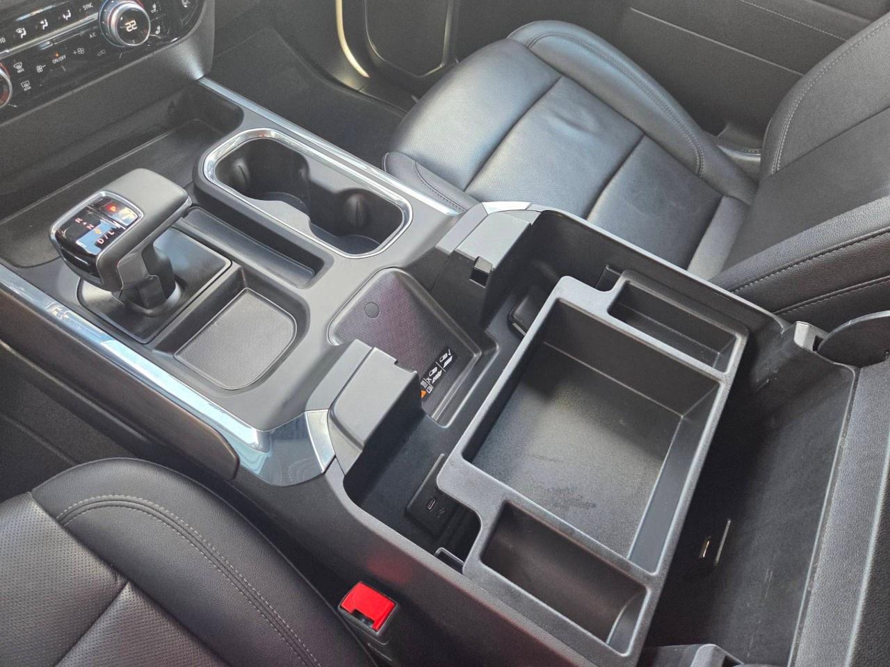 2025 GMC Sierra 1500 Crew Cab Short Box 4-Wheel Drive SLT Photo
