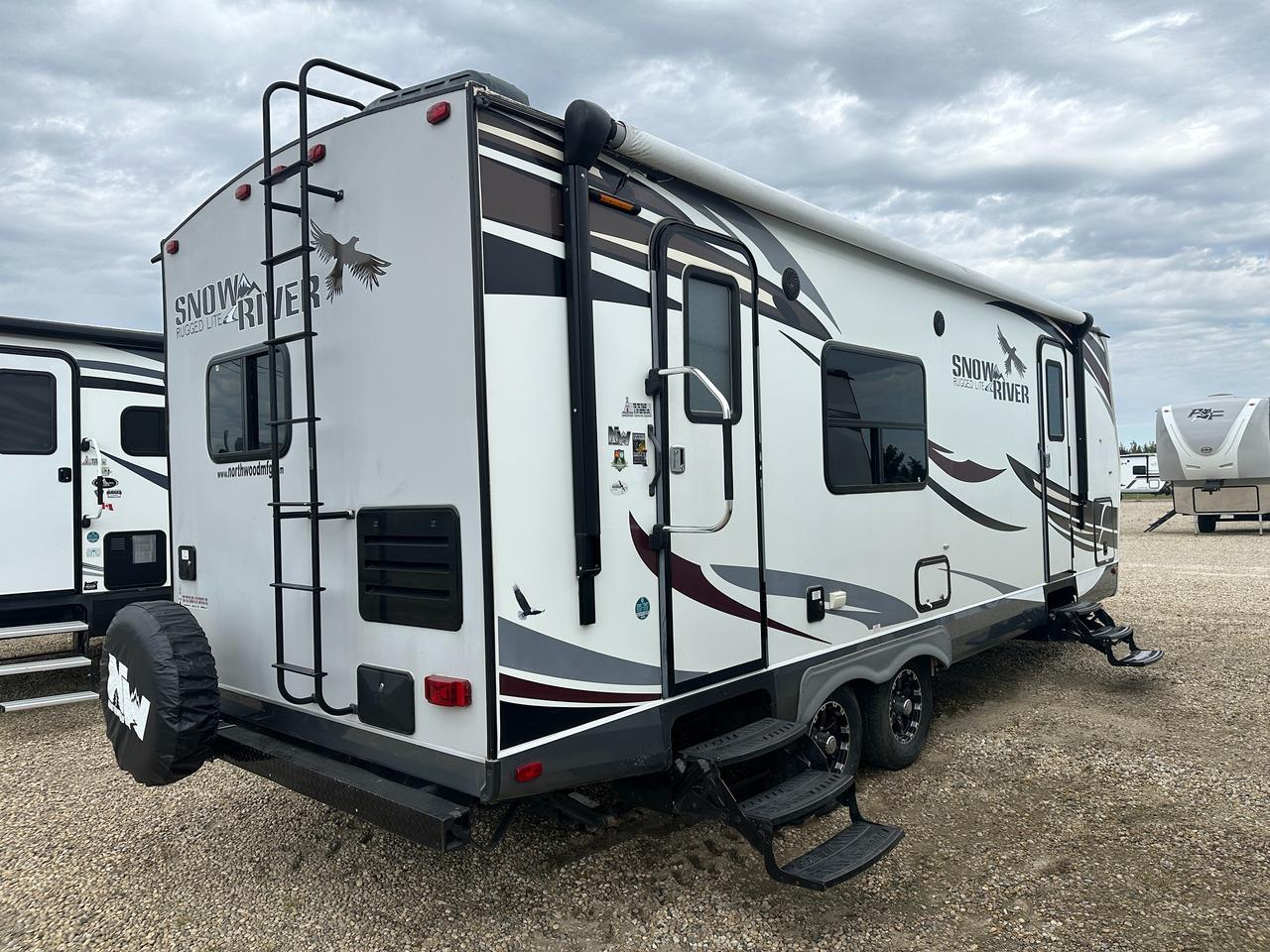 2016 Snow River 246RKS 
