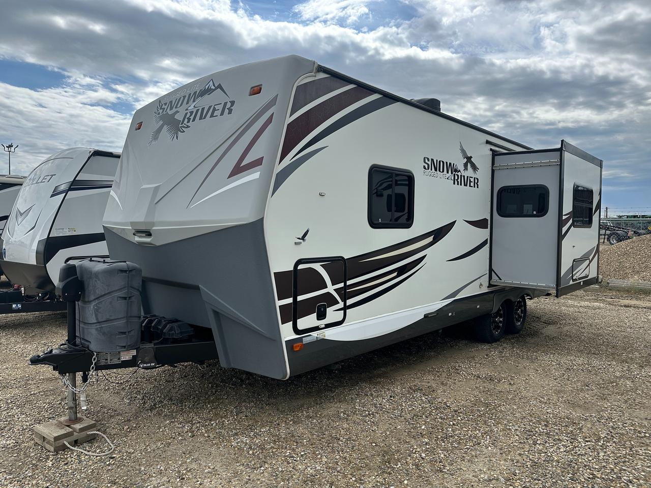 2016 Snow River 246RKS 