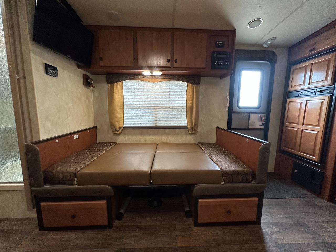 2016 Snow River 246RKS 