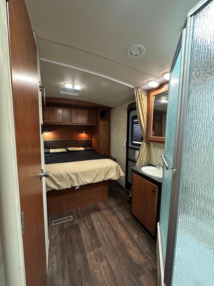 2016 Snow River 246RKS 