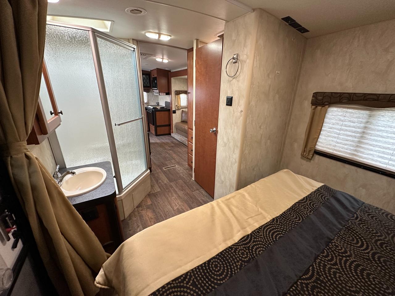 2016 Snow River 246RKS 