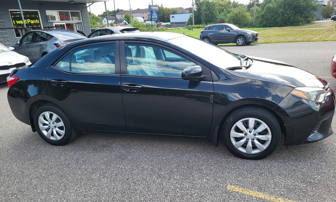 2015 Toyota Corolla LE Photo3