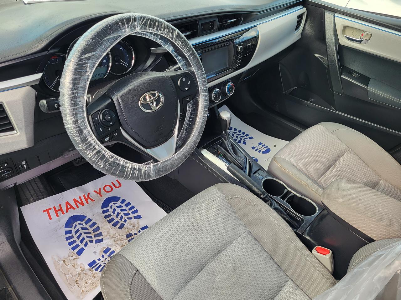 2015 Toyota Corolla LE Photo