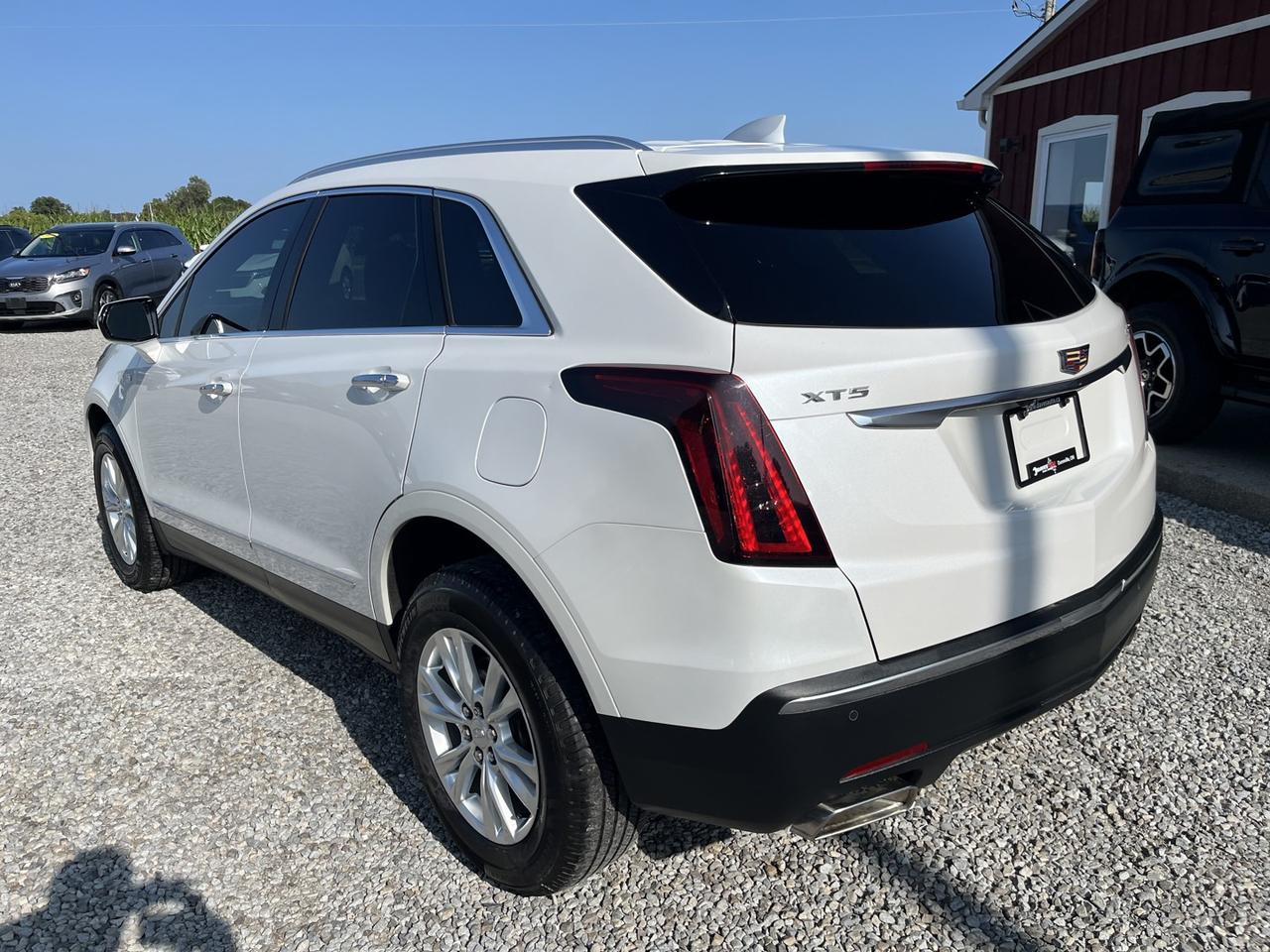 2022 Cadillac XT5 Luxury ~CLEAN CARFAX~ Photo2